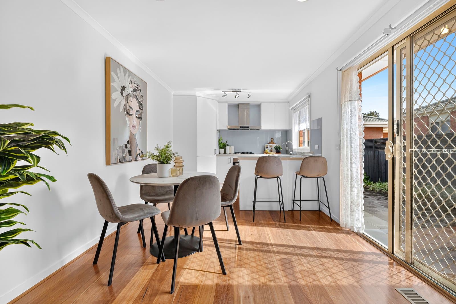 35 Kauri Grove, Glen Waverley, Glen Waverley - Thumbnail 3