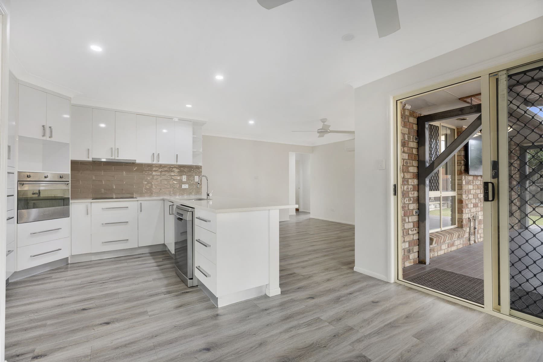 38 Spinnaker Way,
											BUCASIA, Bucasia - Thumbnail 5