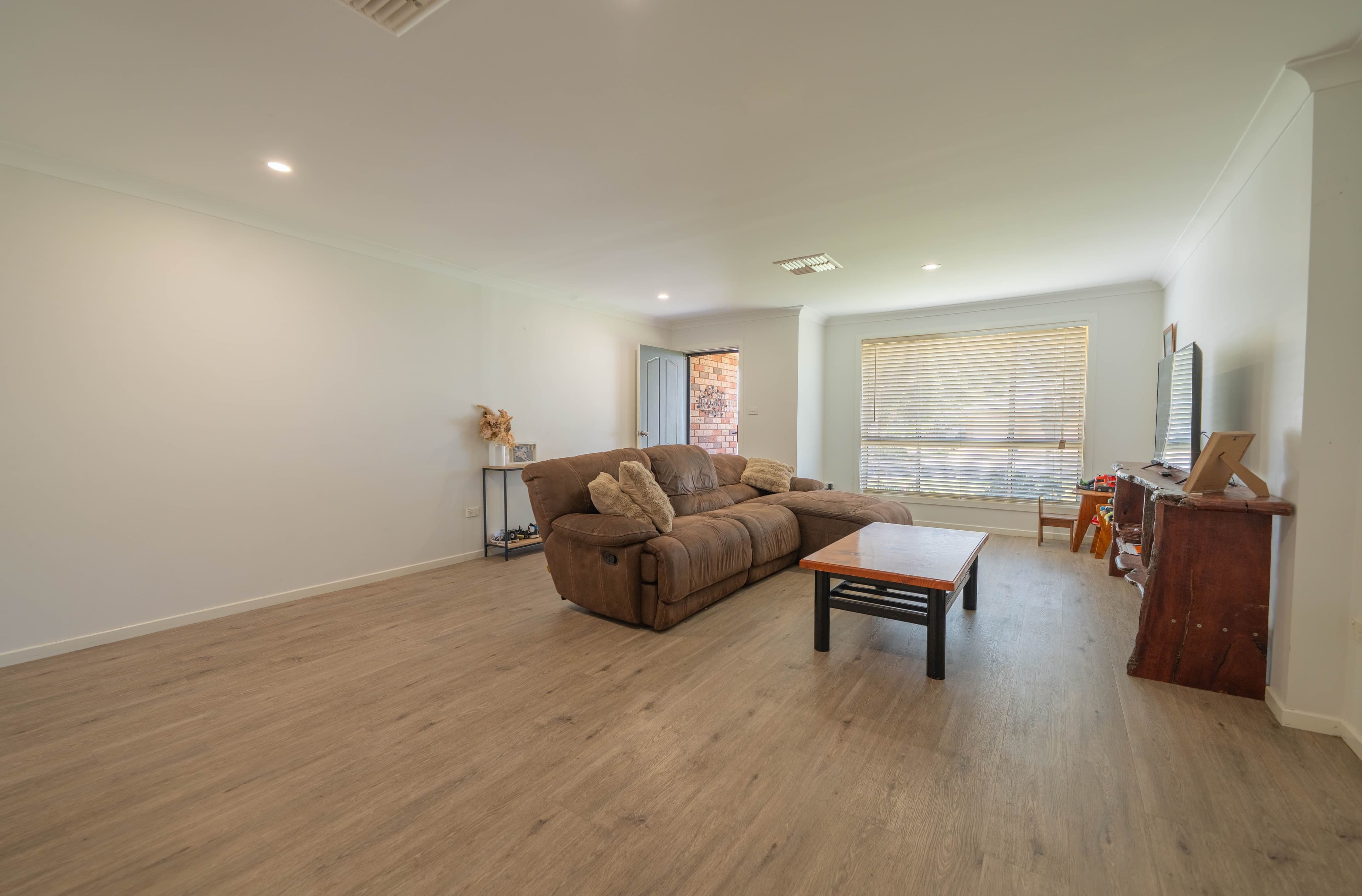 12 Angeleish Avenue, Parkes NSW 2870, Parkes - Thumbnail 2