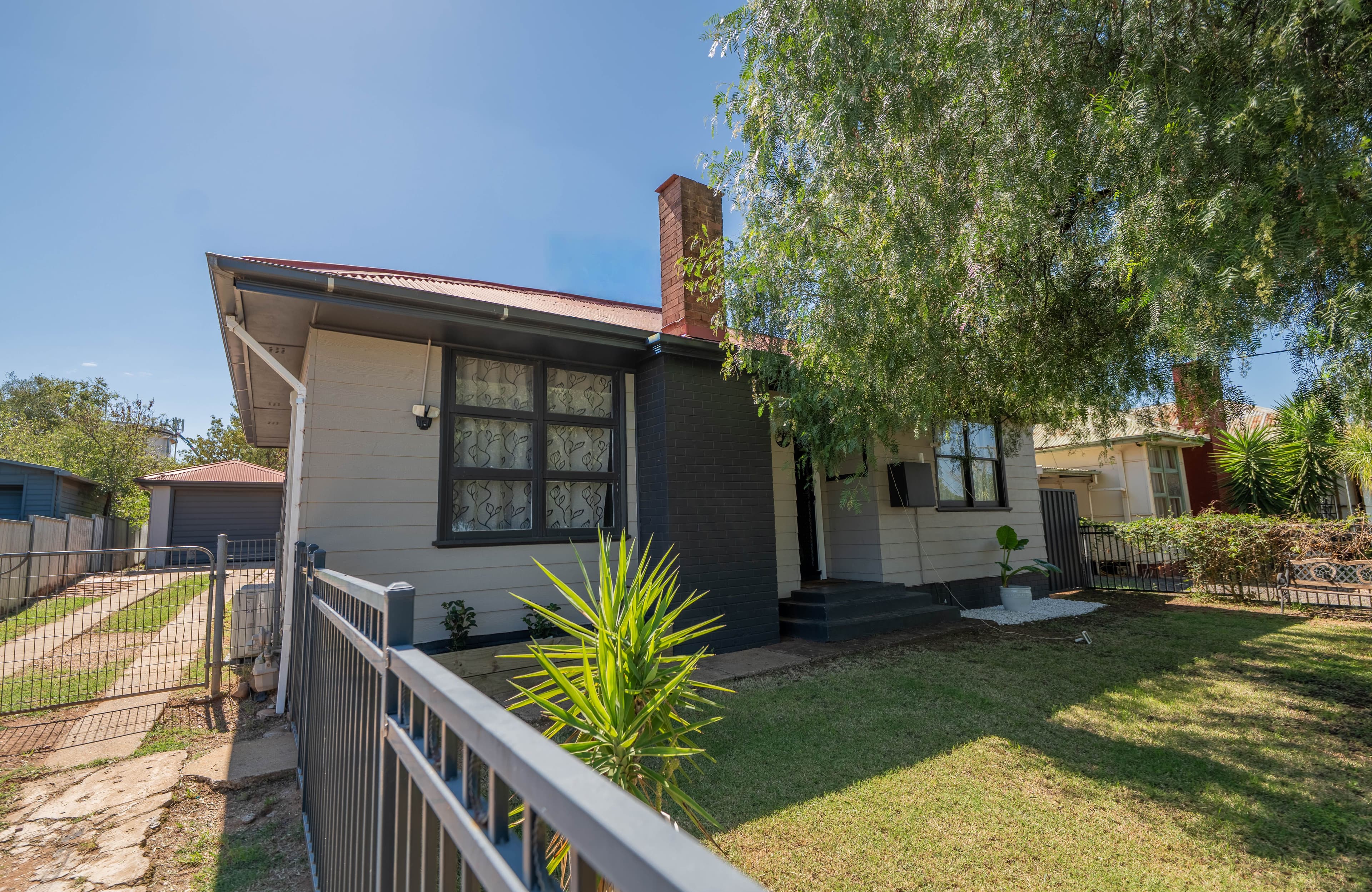 33 Conridge Street, Forbes NSW 2871, Forbes - Image 1