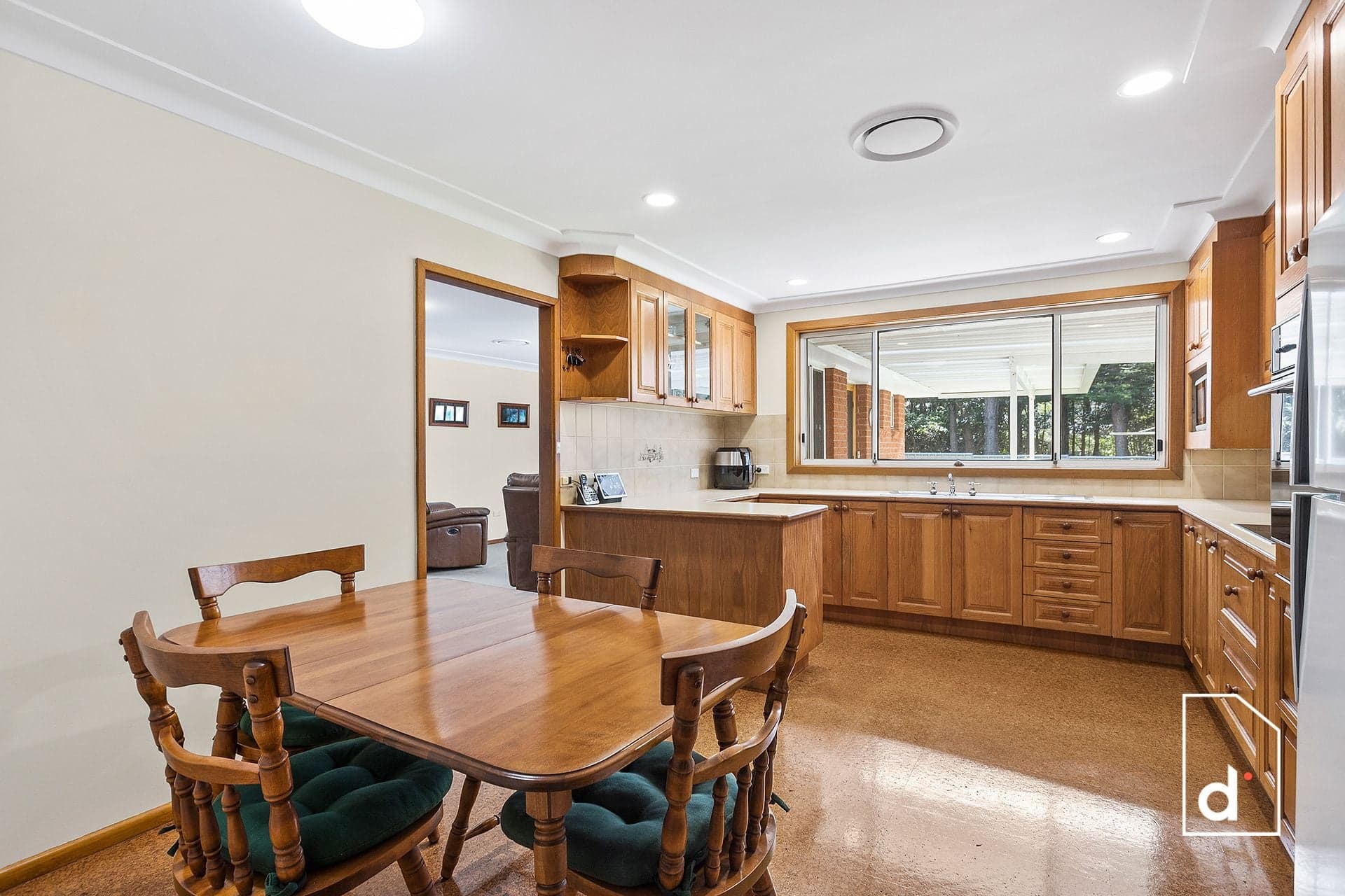 10 Hutton Avenue, Bulli, NSW 2516, Bulli - Thumbnail 2