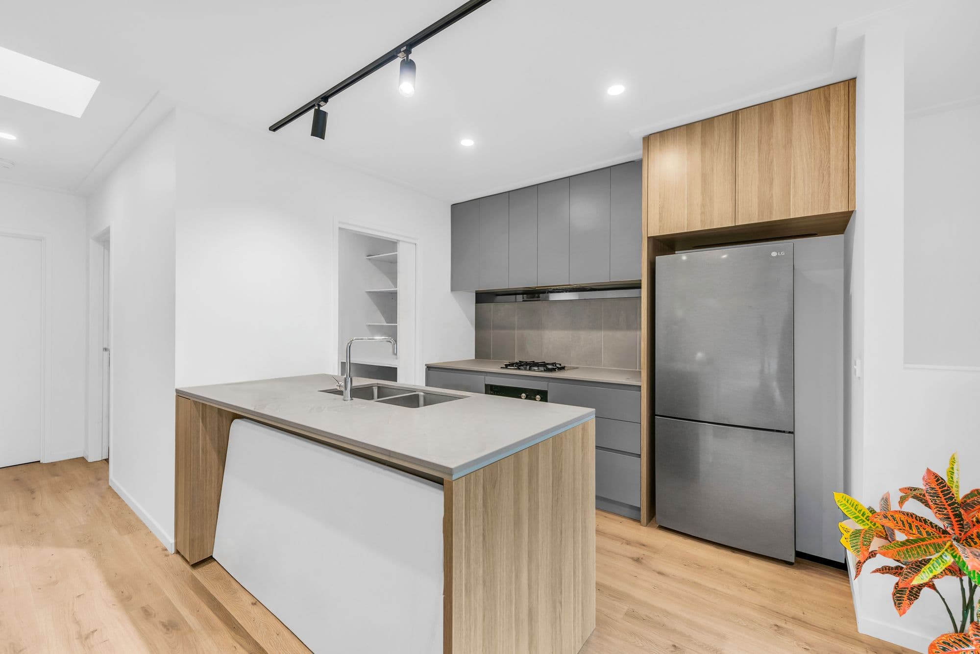 11 Light Street, Altona North VIC 3025, Altona North - Thumbnail 2