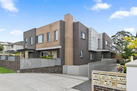 3/7 Wirralee Street, South Wentworthville - Image 1
