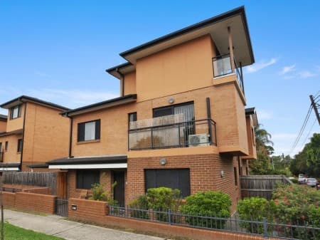 2/21 Melton Street, Silverwater - Image 1
