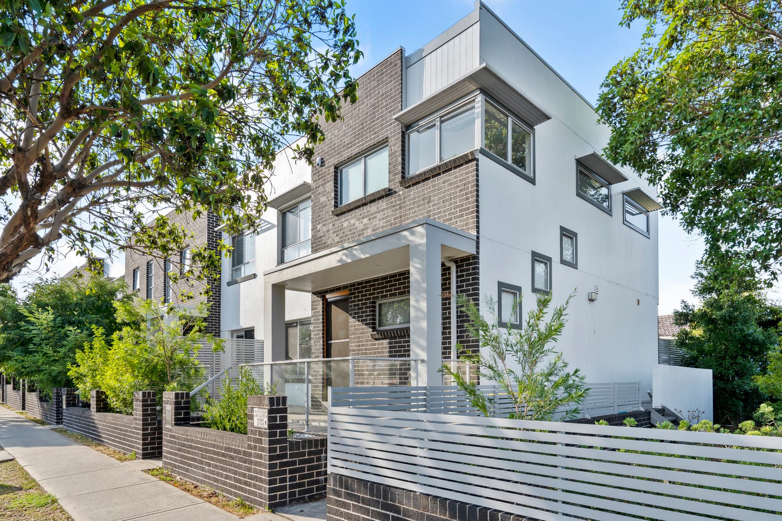 1/219 Auburn Road, Auburn - Image 1