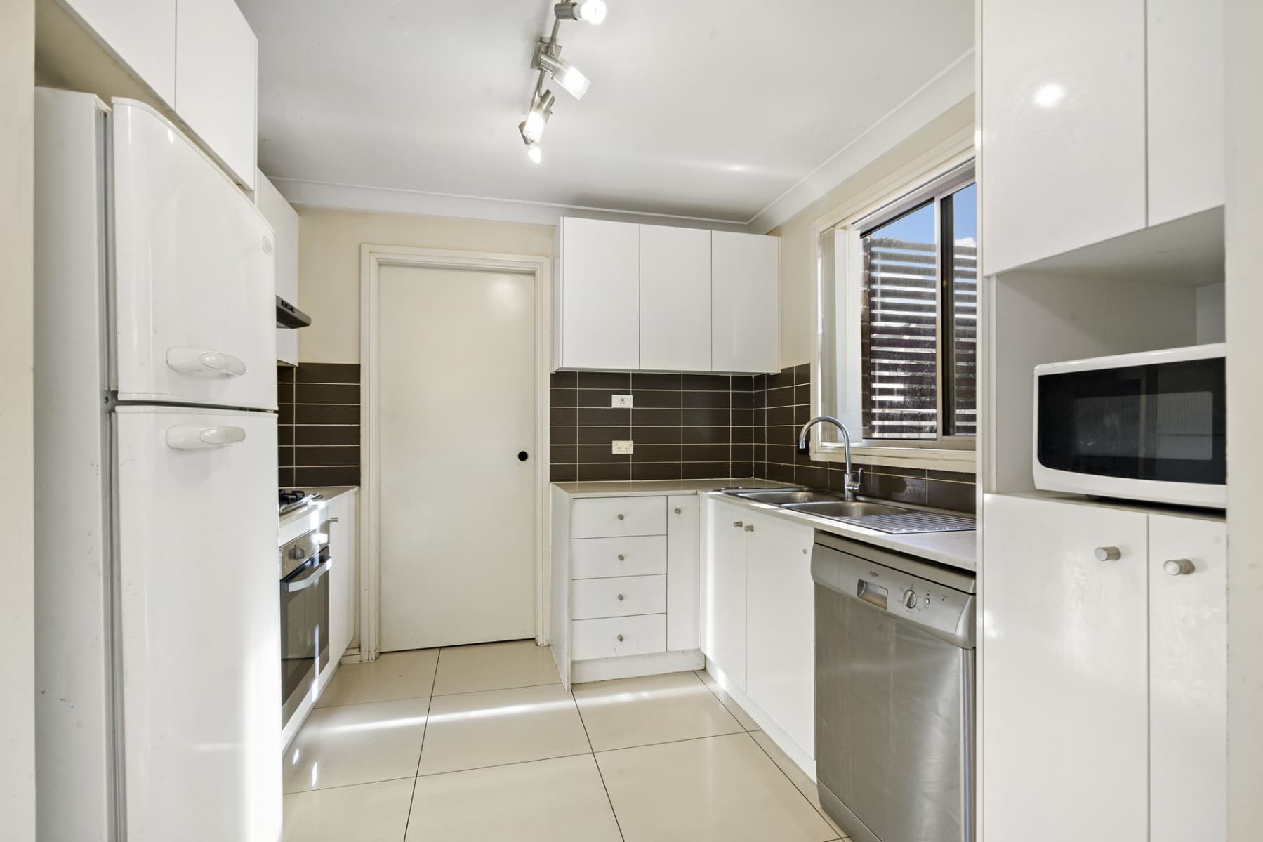 3/16-18 Norfolk Street, Blacktown - Thumbnail 2