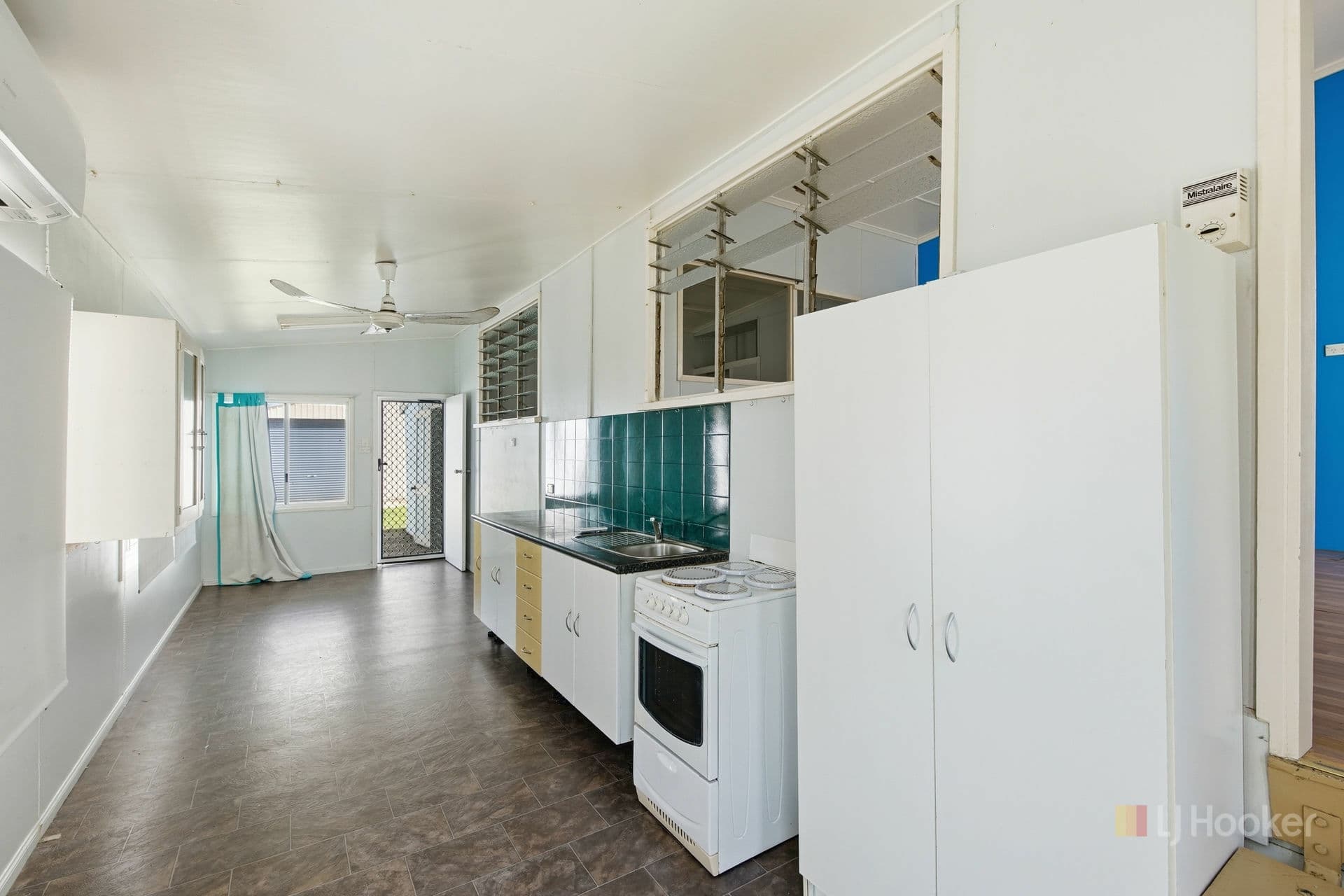 54 Prince Charles Avenue, Seaforth, Seaforth - Thumbnail 8