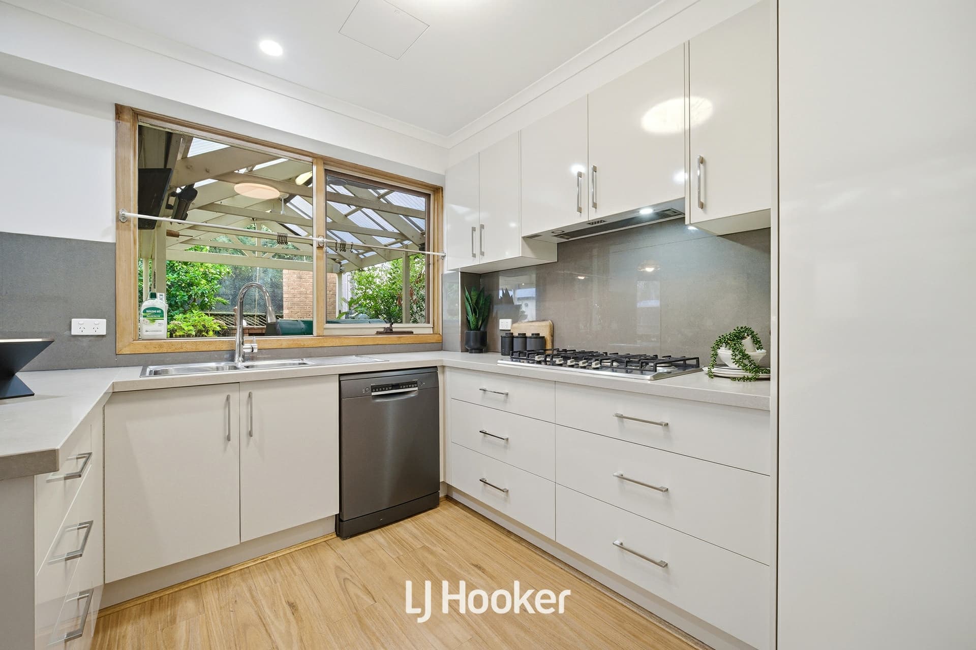 6 Dunster Court, Endeavour Hills, Endeavour Hills - Thumbnail 7