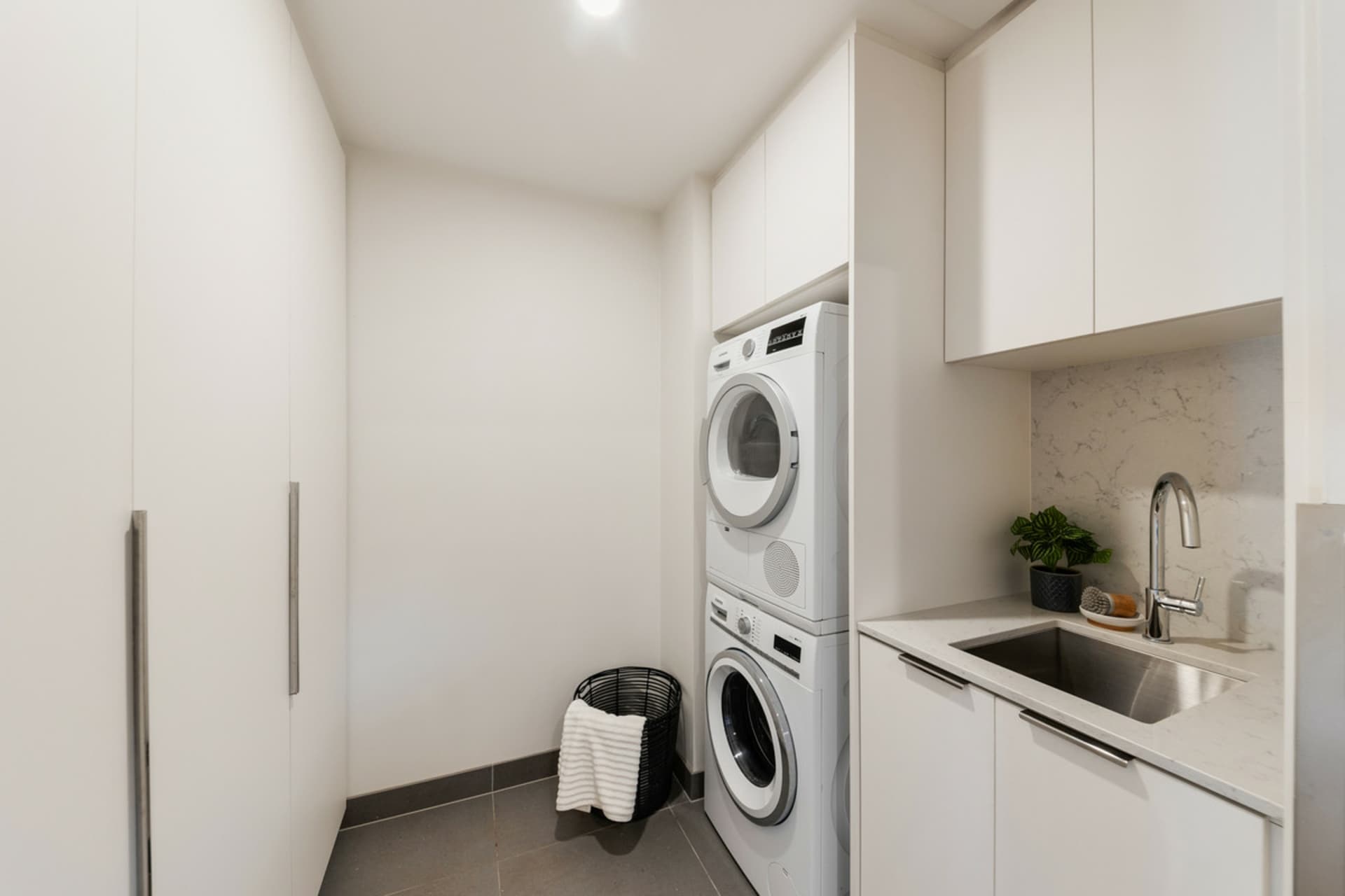 1/22 Canberra Avenue, Forrest, Forrest - Thumbnail 3