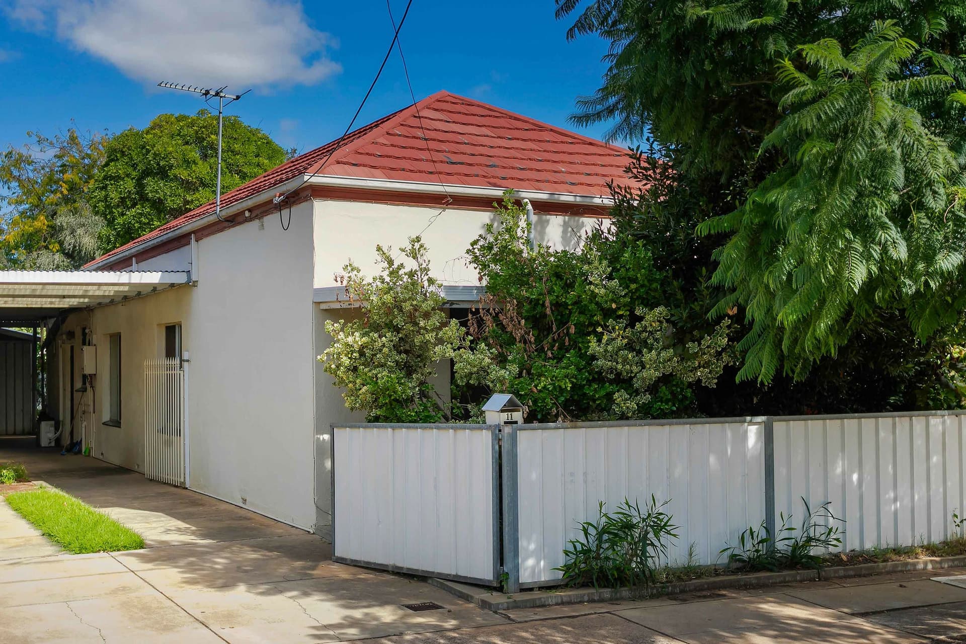 11 Roebuck Street, Mile End, Mile End - Image 1