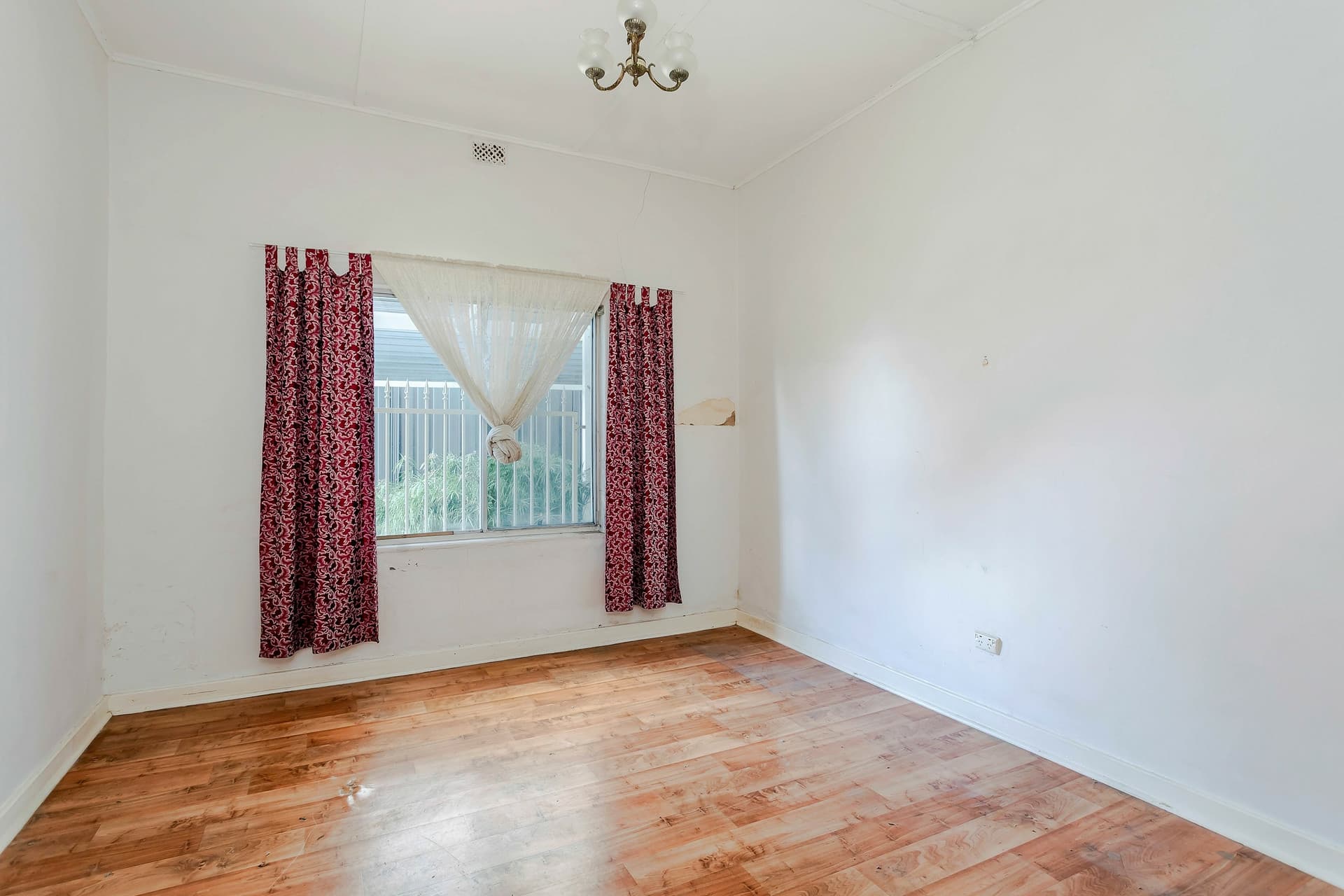 11 Roebuck Street, Mile End, Mile End - Thumbnail 4
