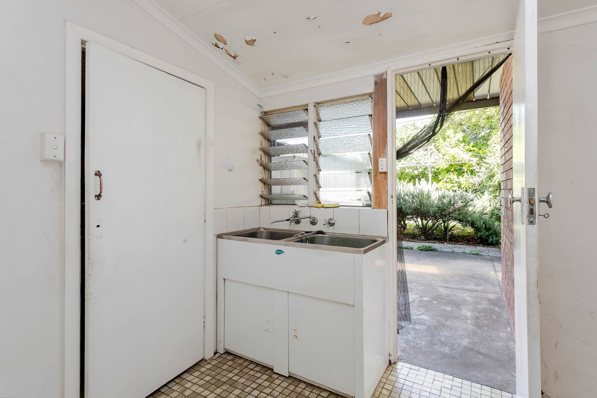11 Roebuck Street, Mile End, Mile End - Thumbnail 8