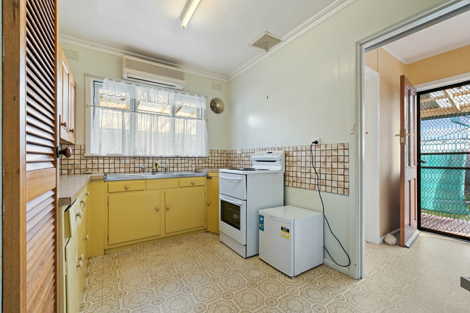 9 Kings Road, Paynesville, Paynesville - Thumbnail 4