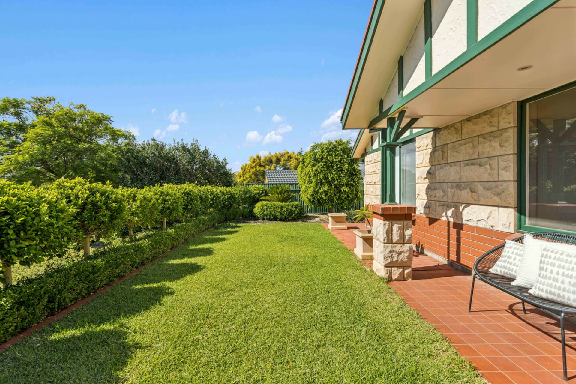 10 Tongariro Street, Greenwith, Greenwith - Thumbnail 2