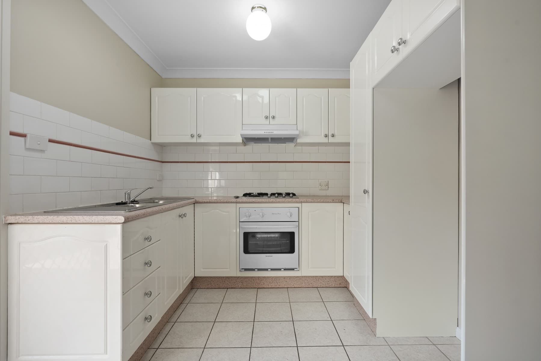 5/8 Byron Road, Guildford - Thumbnail 4