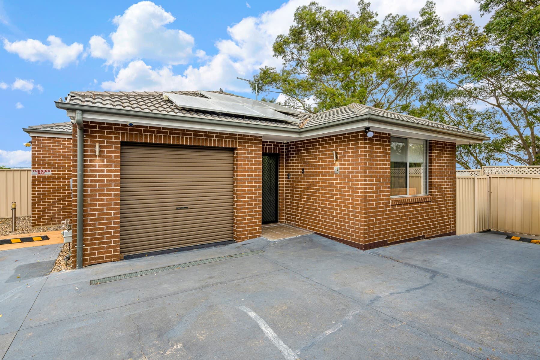 4/48 Denis Winston Drive, Doonside - Image 1