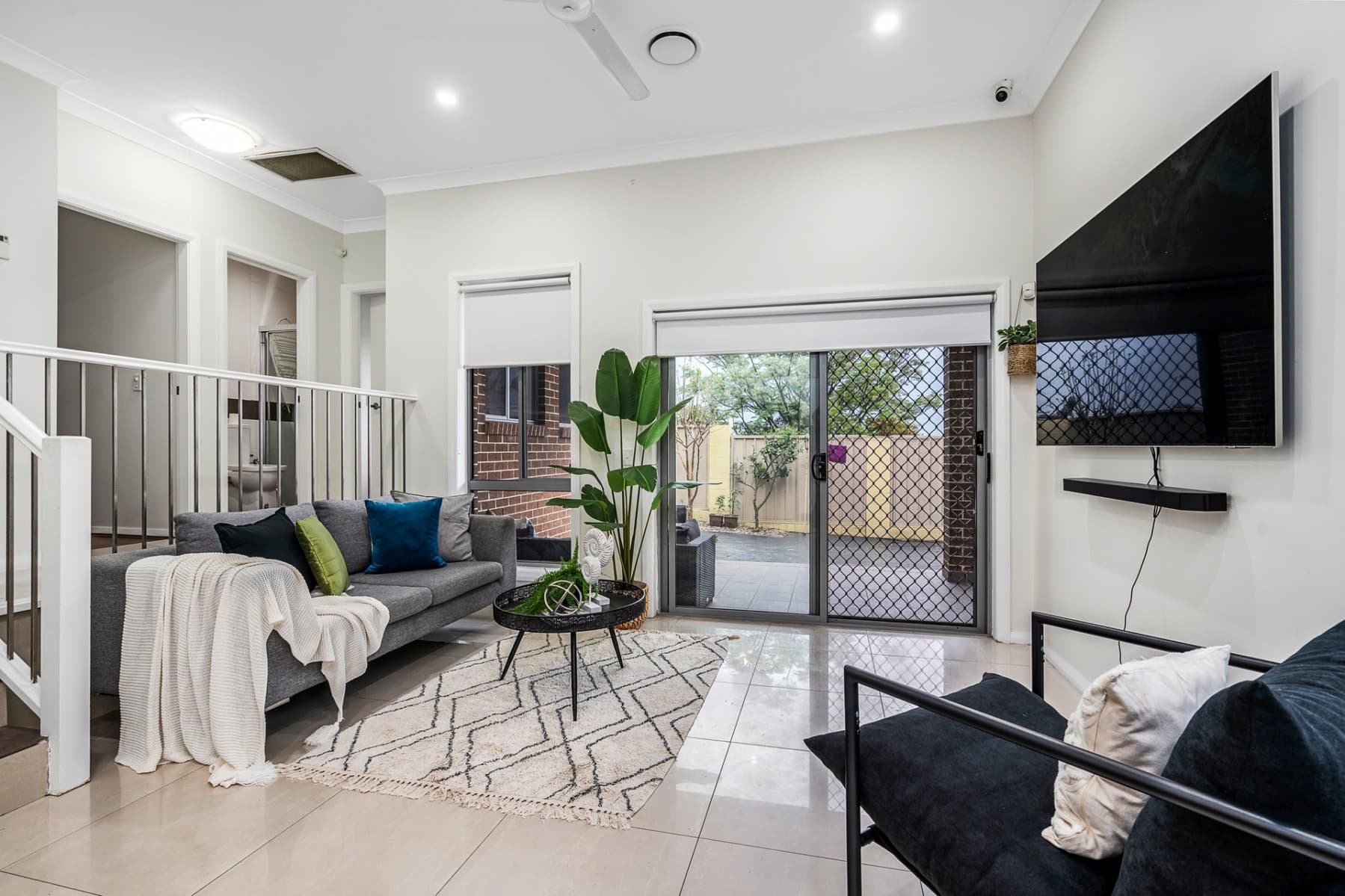 4/48 Denis Winston Drive, Doonside - Thumbnail 2