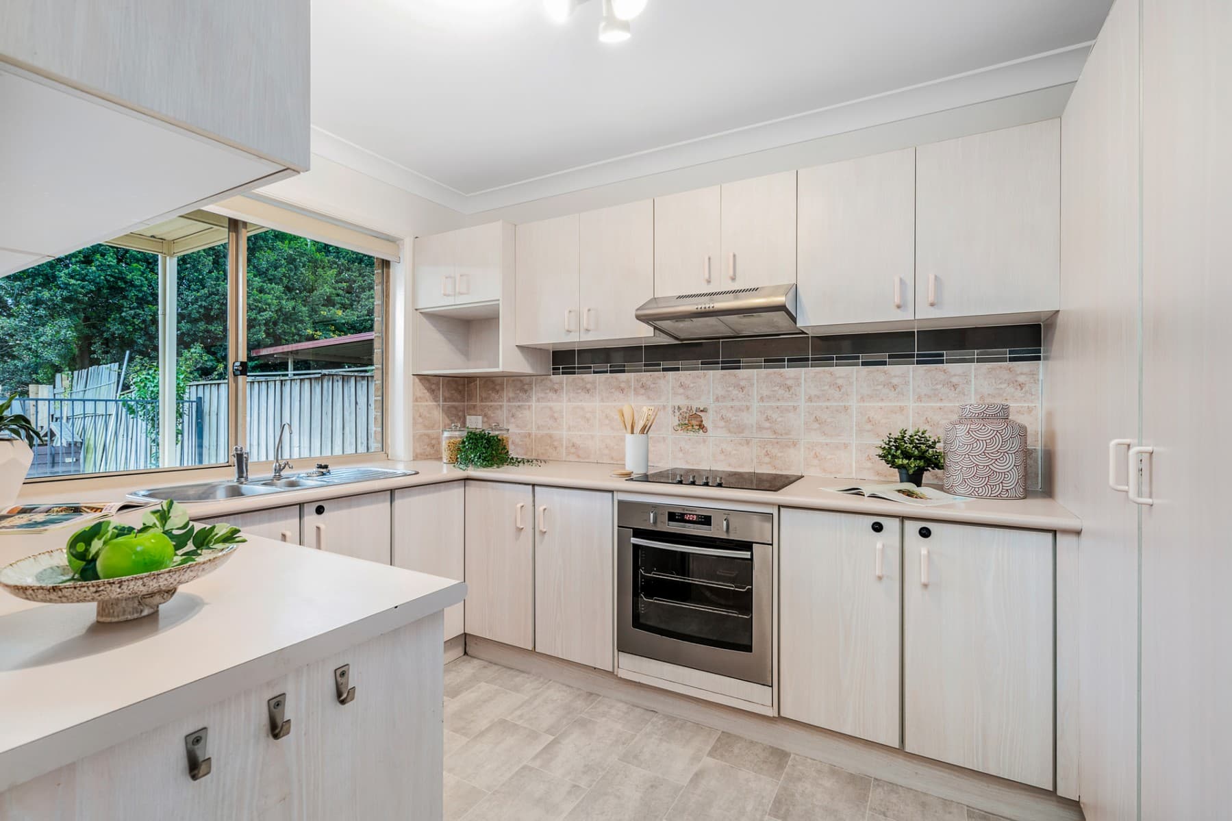 33 Glenbawn Place, Woodcroft - Thumbnail 5