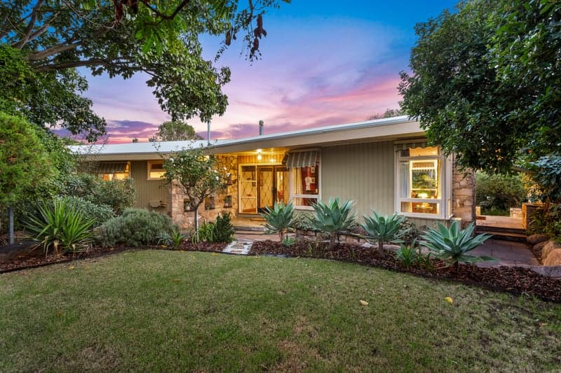 2 Paradise Close, Highbury - Image 1