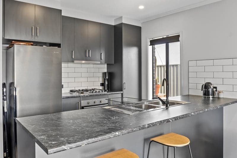 4 Clark Avenue, Onkaparinga Hills - Thumbnail 3