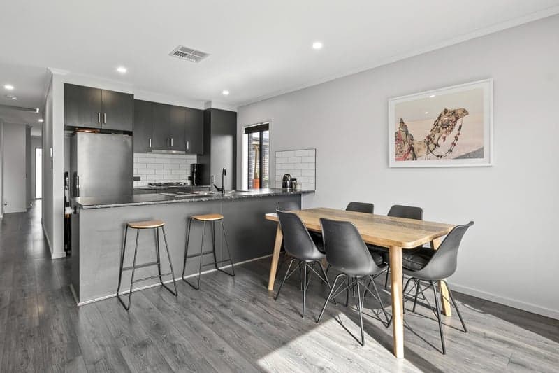 4 Clark Avenue, Onkaparinga Hills - Thumbnail 5