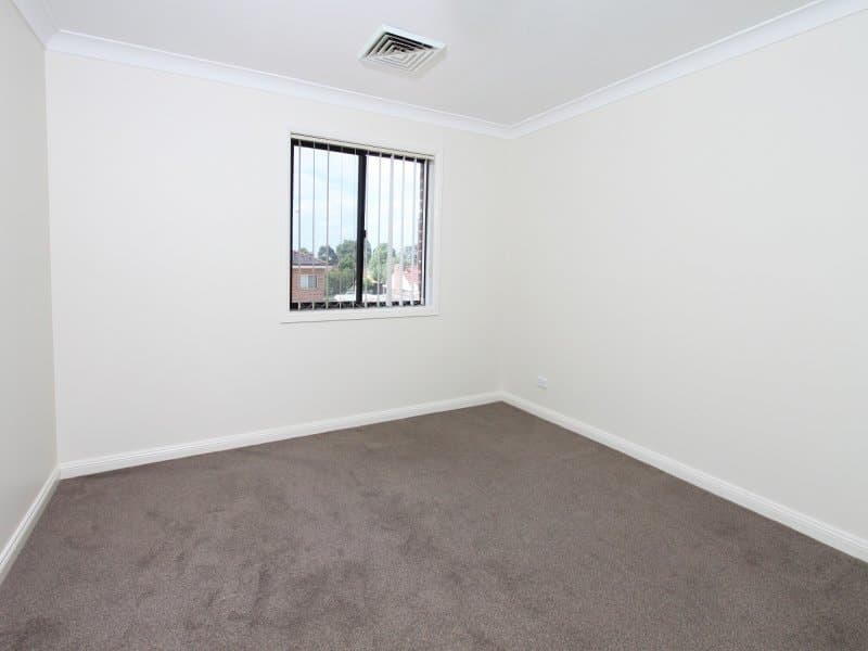 24a Wisdom Street, Guildford West - Image 1