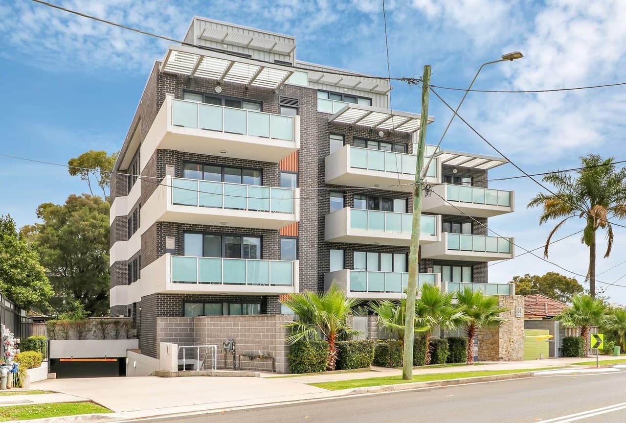 10/104-106 Bridge Road, Westmead - Image 1