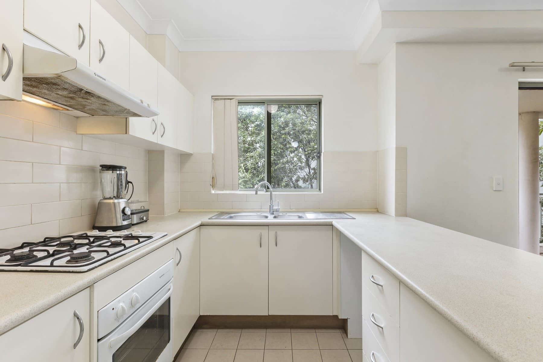 18/11-13 Fourth Avenue, Blacktown - Thumbnail 3