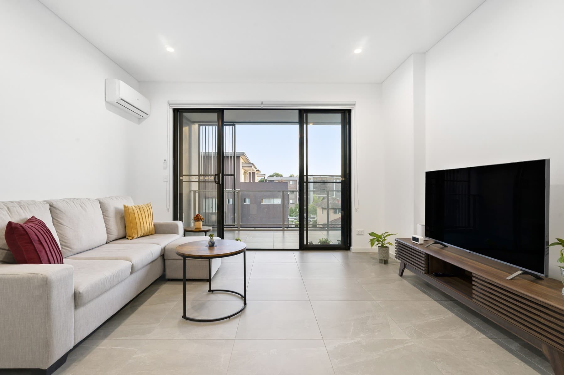 303/290 Great Western Highway, Wentworthville - Thumbnail 2