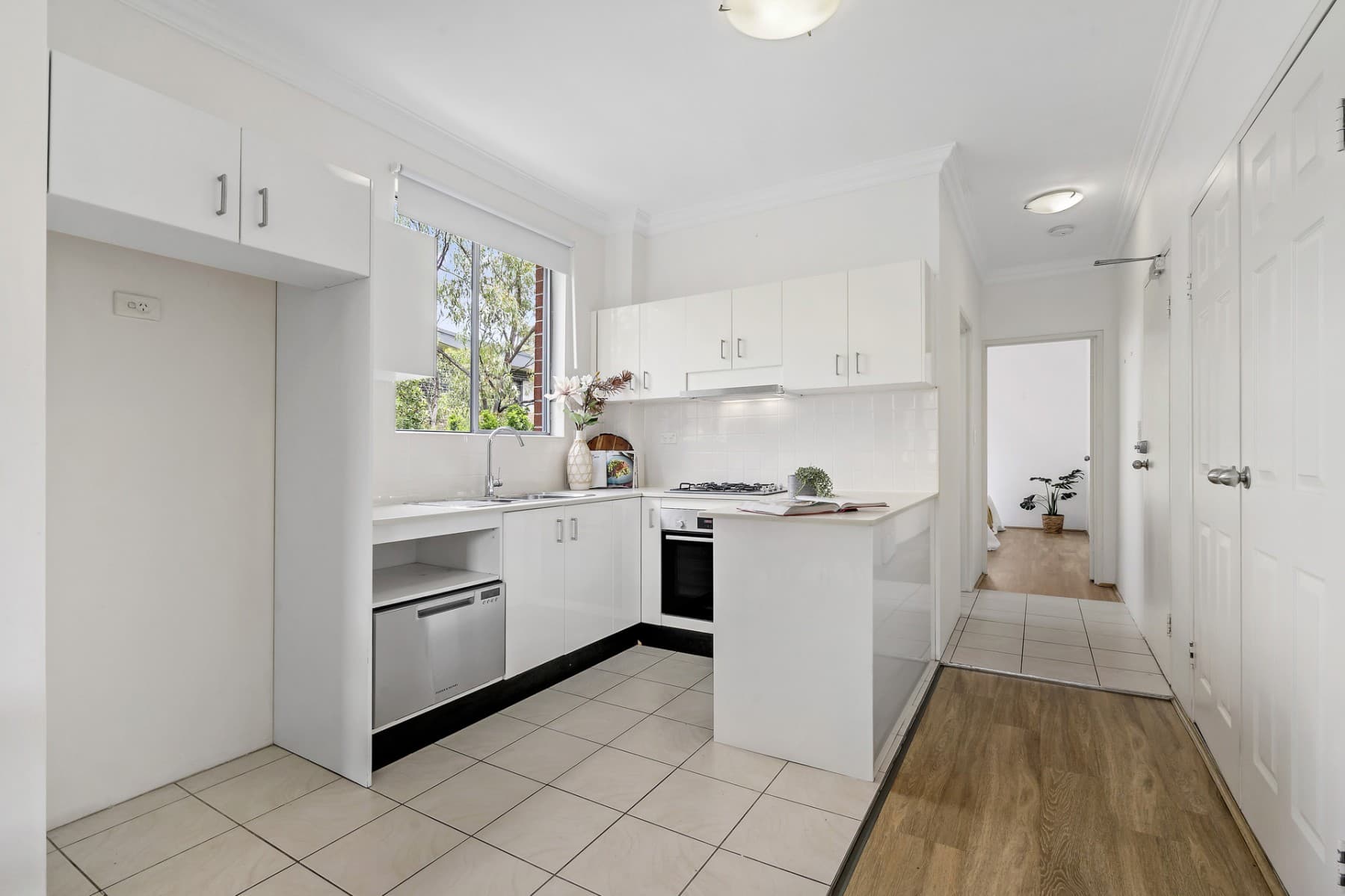 5/30-44  Railway Terrace, Granville - Thumbnail 4