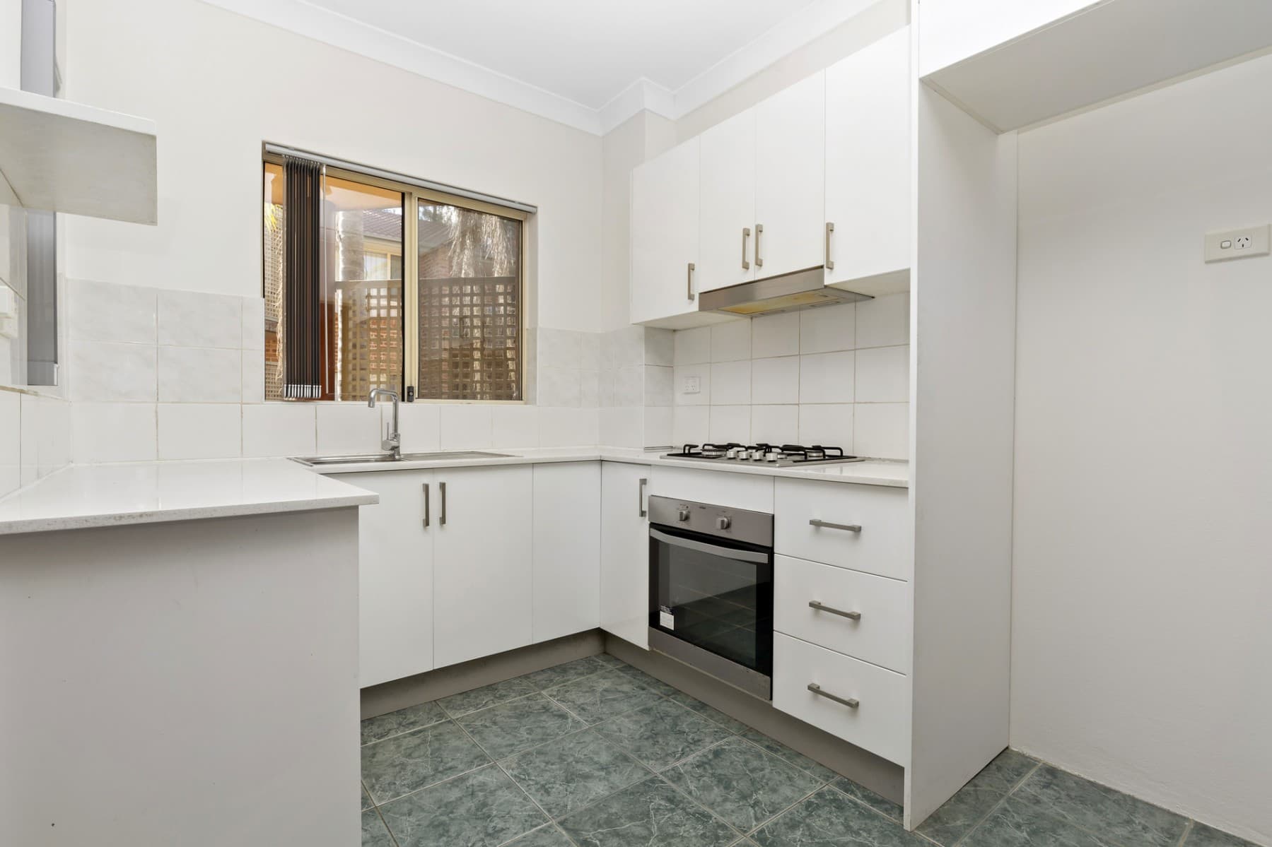 13/221-223 Dunmore Street, Pendle Hill - Thumbnail 2