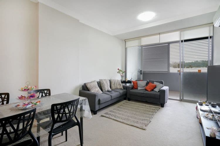 126/3-17 Queen Street, Campbelltown - Thumbnail 2