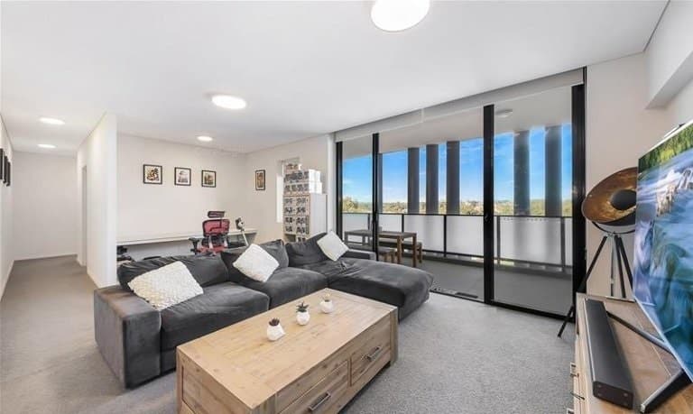 402/10 Hezlett Road, North Kellyville - Image 1