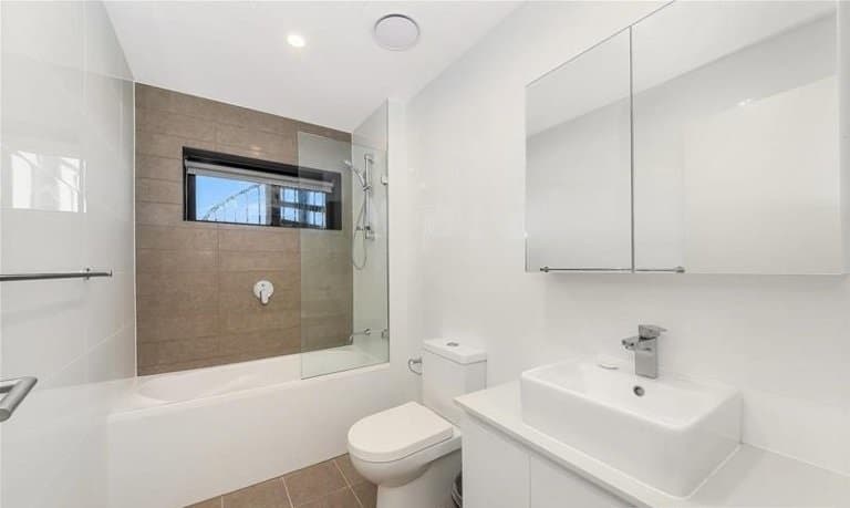 402/10 Hezlett Road, North Kellyville - Thumbnail 3