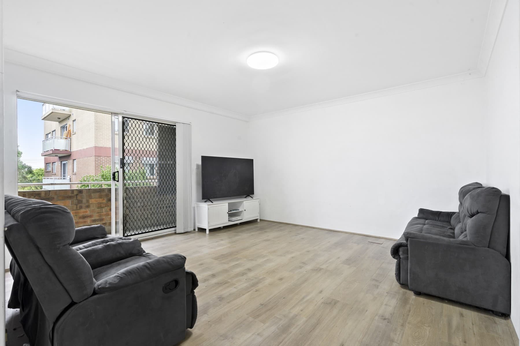 9/21-23 Devitt Street, Blacktown - Thumbnail 3