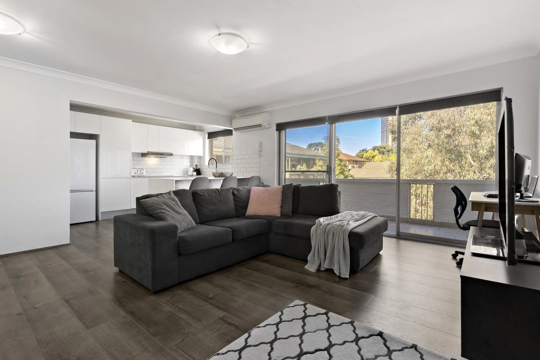 12/10-12 Thomas Street, Parramatta - Thumbnail 3