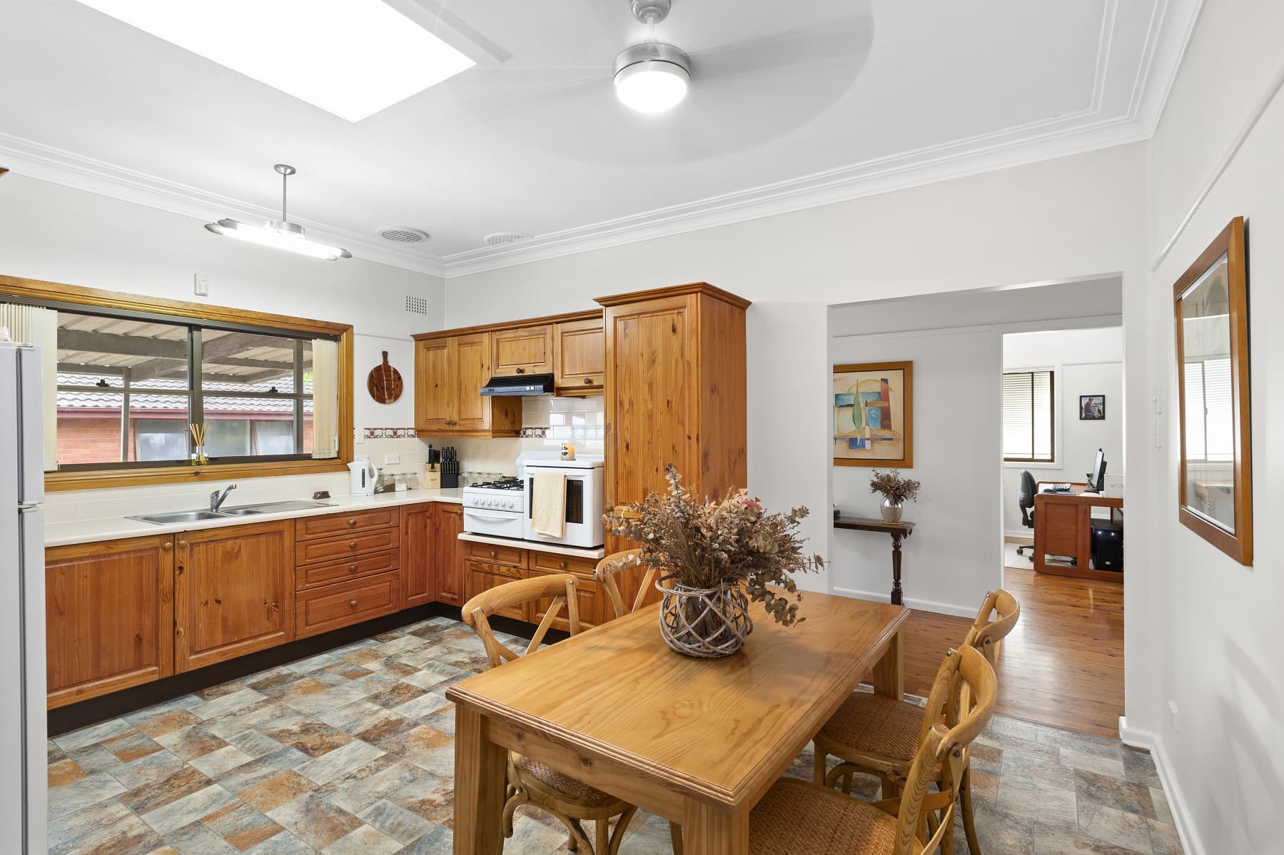 9 Bury Road, Guildford - Thumbnail 2