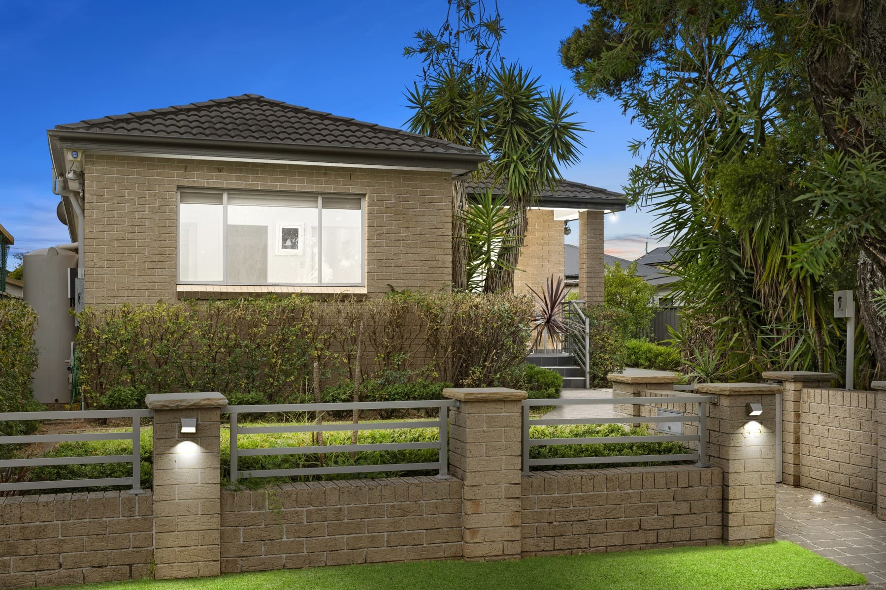 85 Dennistoun Avenue, Guildford - Image 1