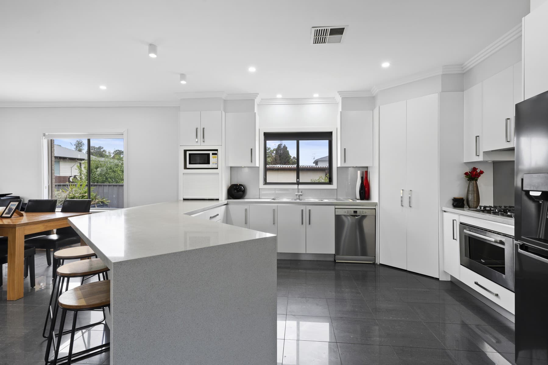 85 Dennistoun Avenue, Guildford - Thumbnail 2