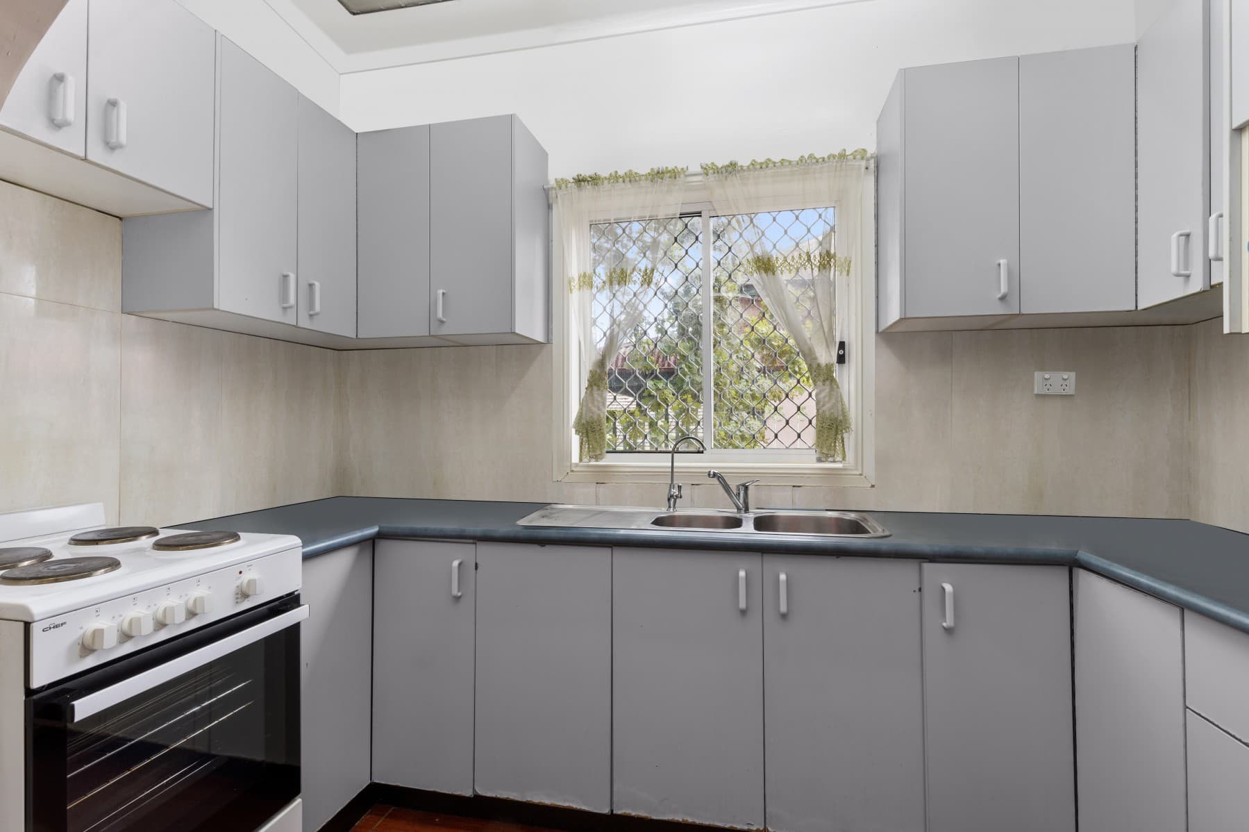 50 Albert Street, Guildford - Thumbnail 3