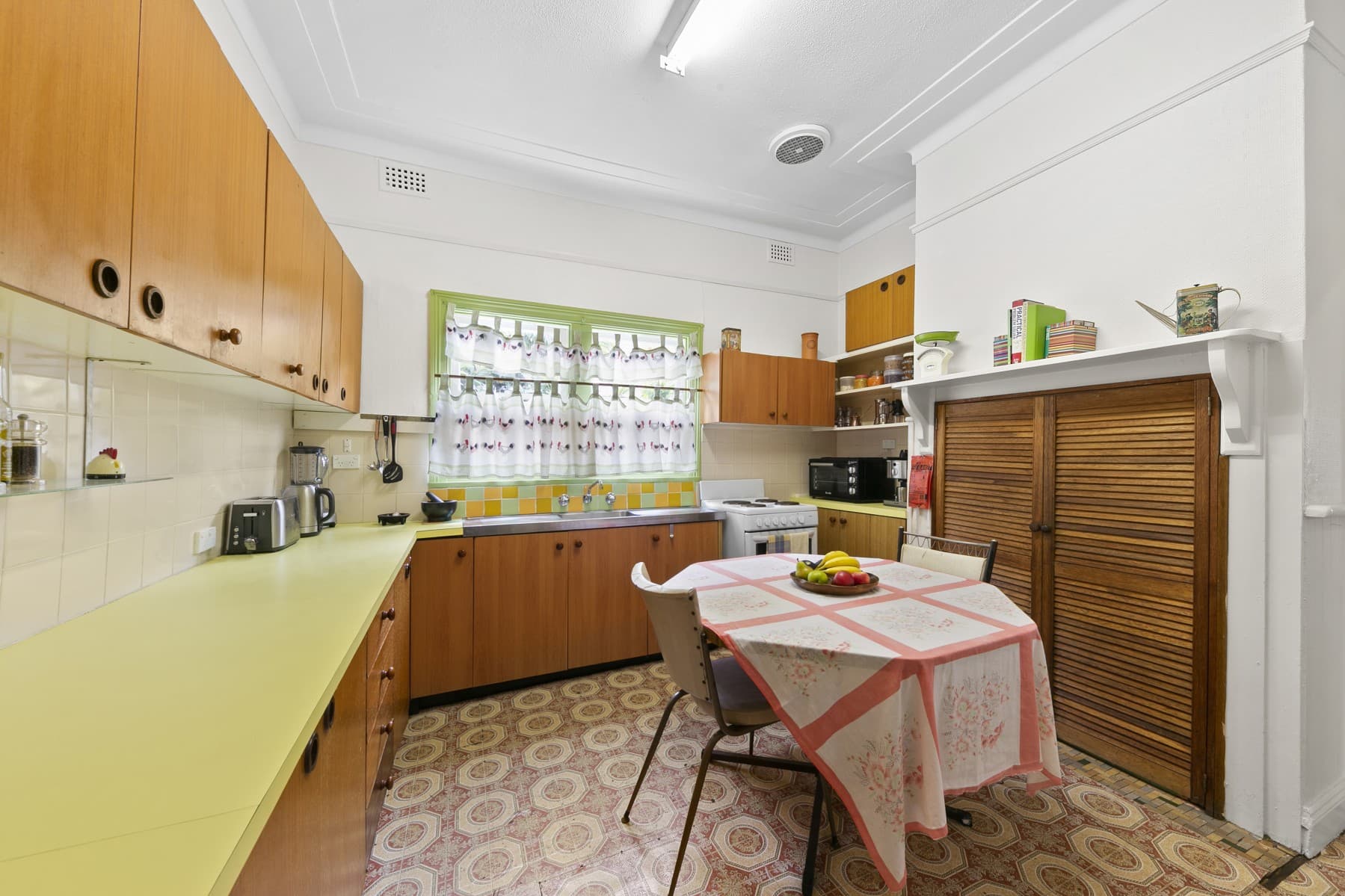 54 Woodstock Street, Guildford - Thumbnail 4