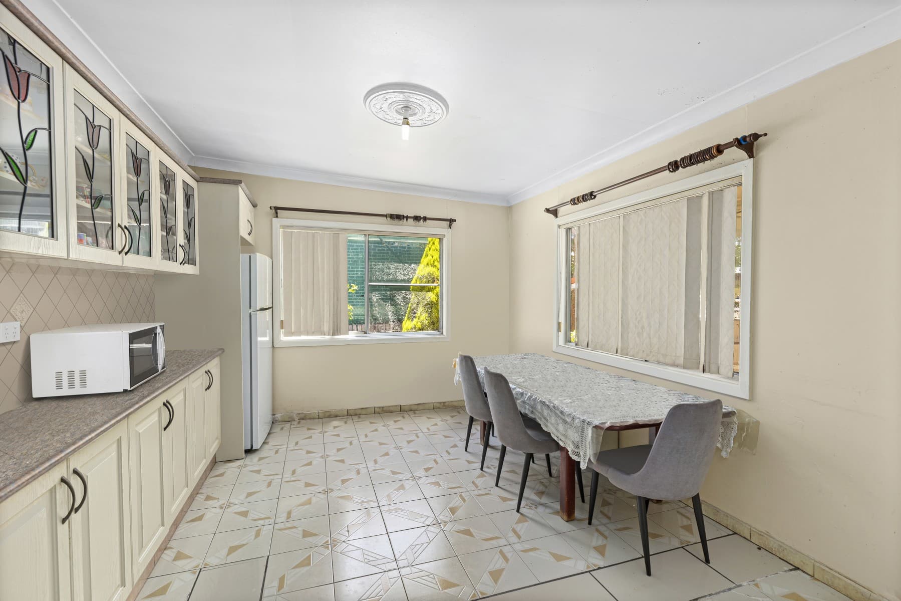 15 Chiltern Road, Guildford - Thumbnail 6