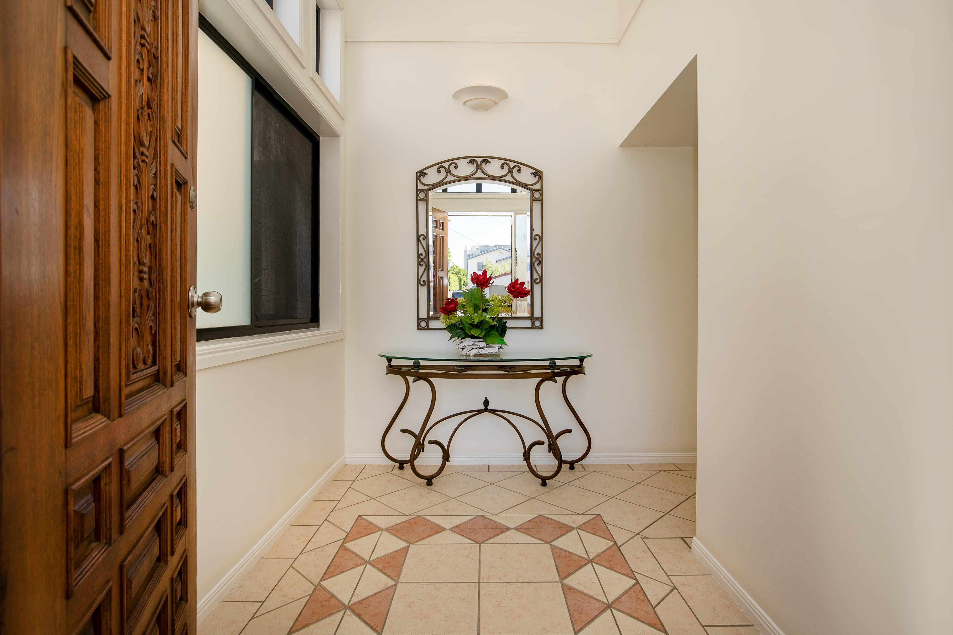 1/16 Evandale Crescent, Miami, Miami - Thumbnail 3