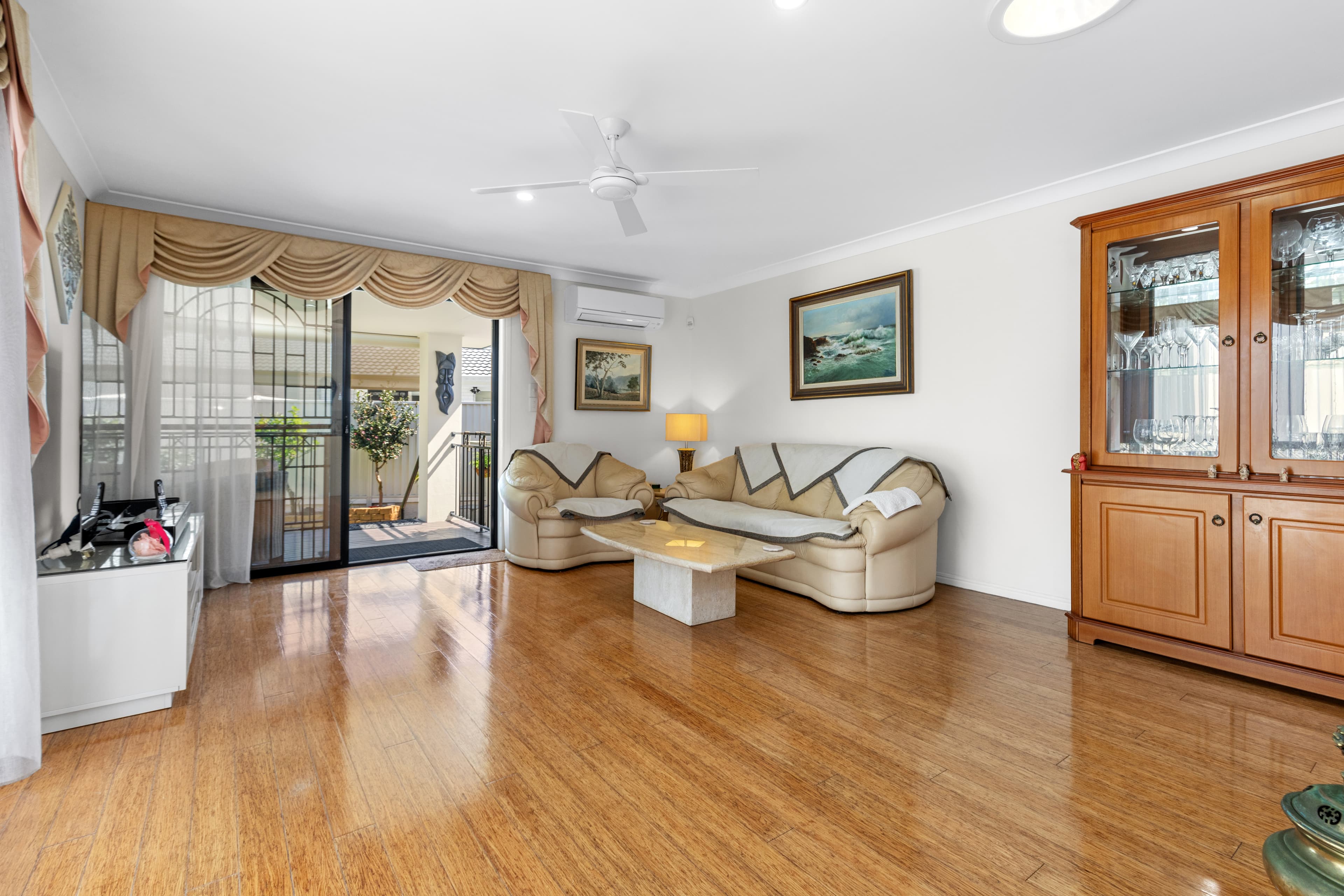 1/16 Evandale Crescent, Miami, Miami - Thumbnail 4