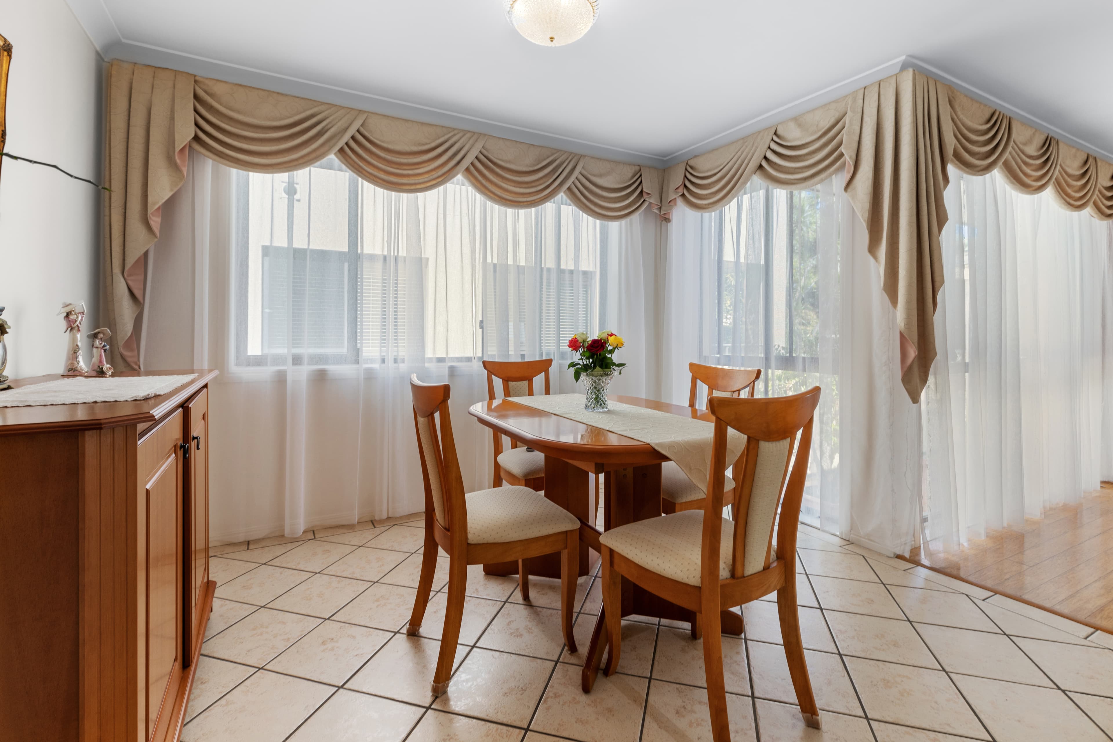 1/16 Evandale Crescent, Miami, Miami - Thumbnail 7