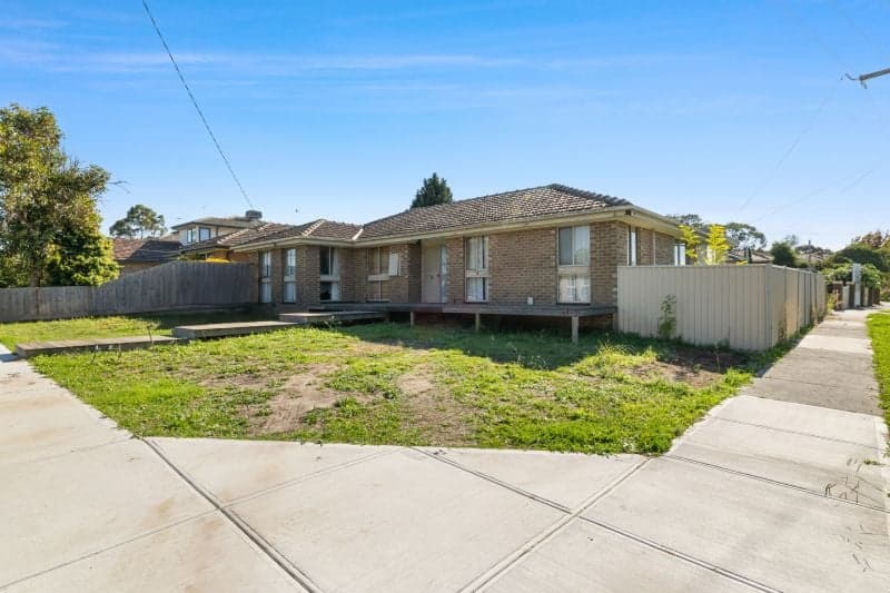 8 Allan Avenue, South Morang, South Morang - Image 1