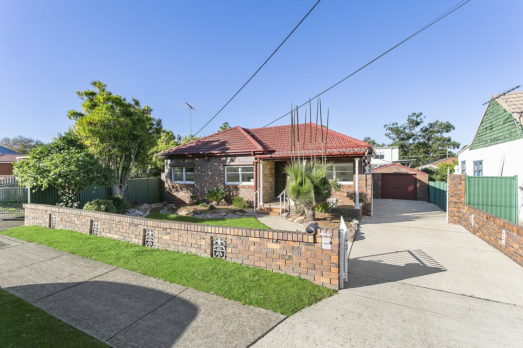 44 The Esplanade, Guildford - Image 1