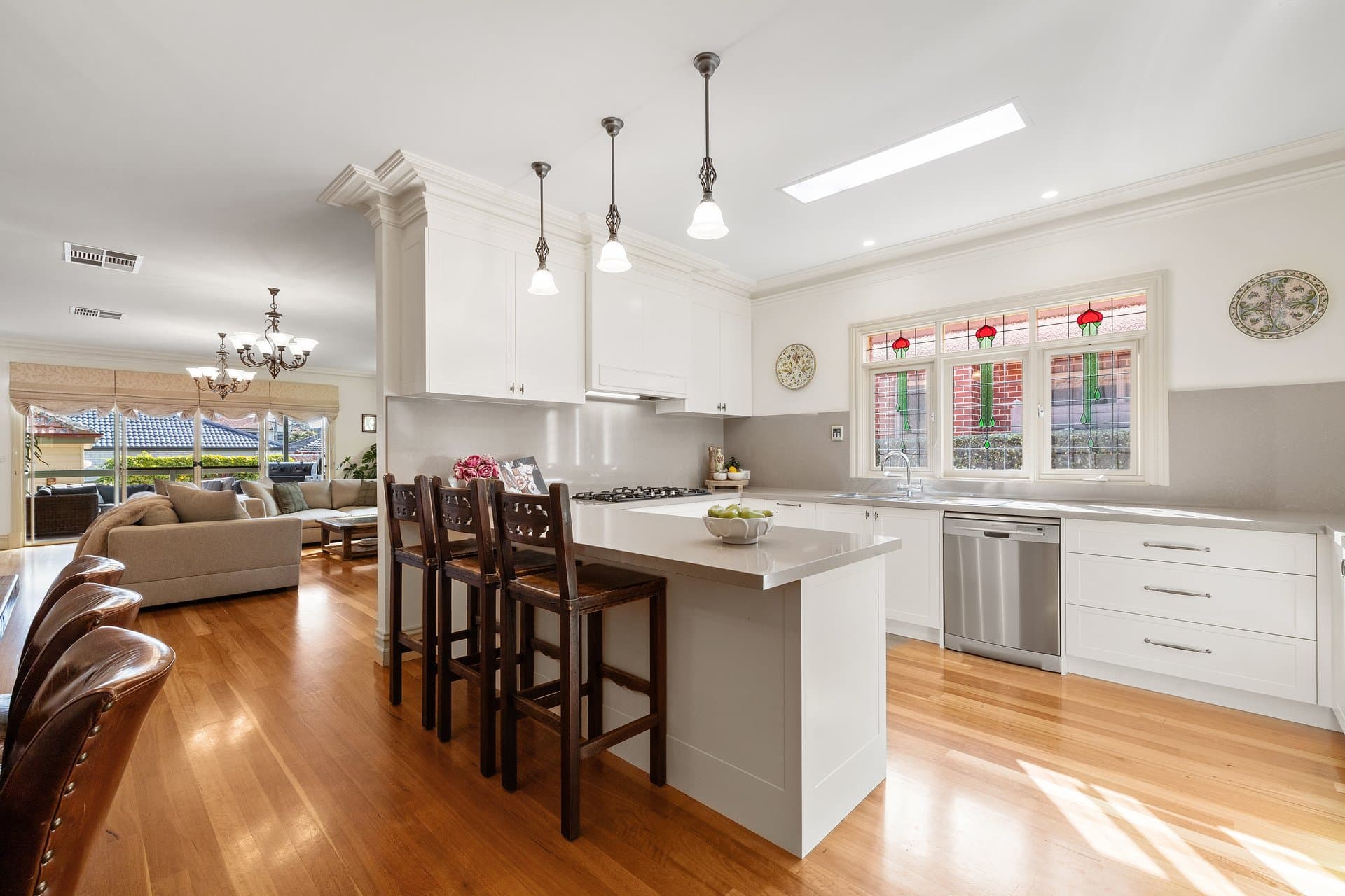 113 Deakin Street, Essendon - Thumbnail 2