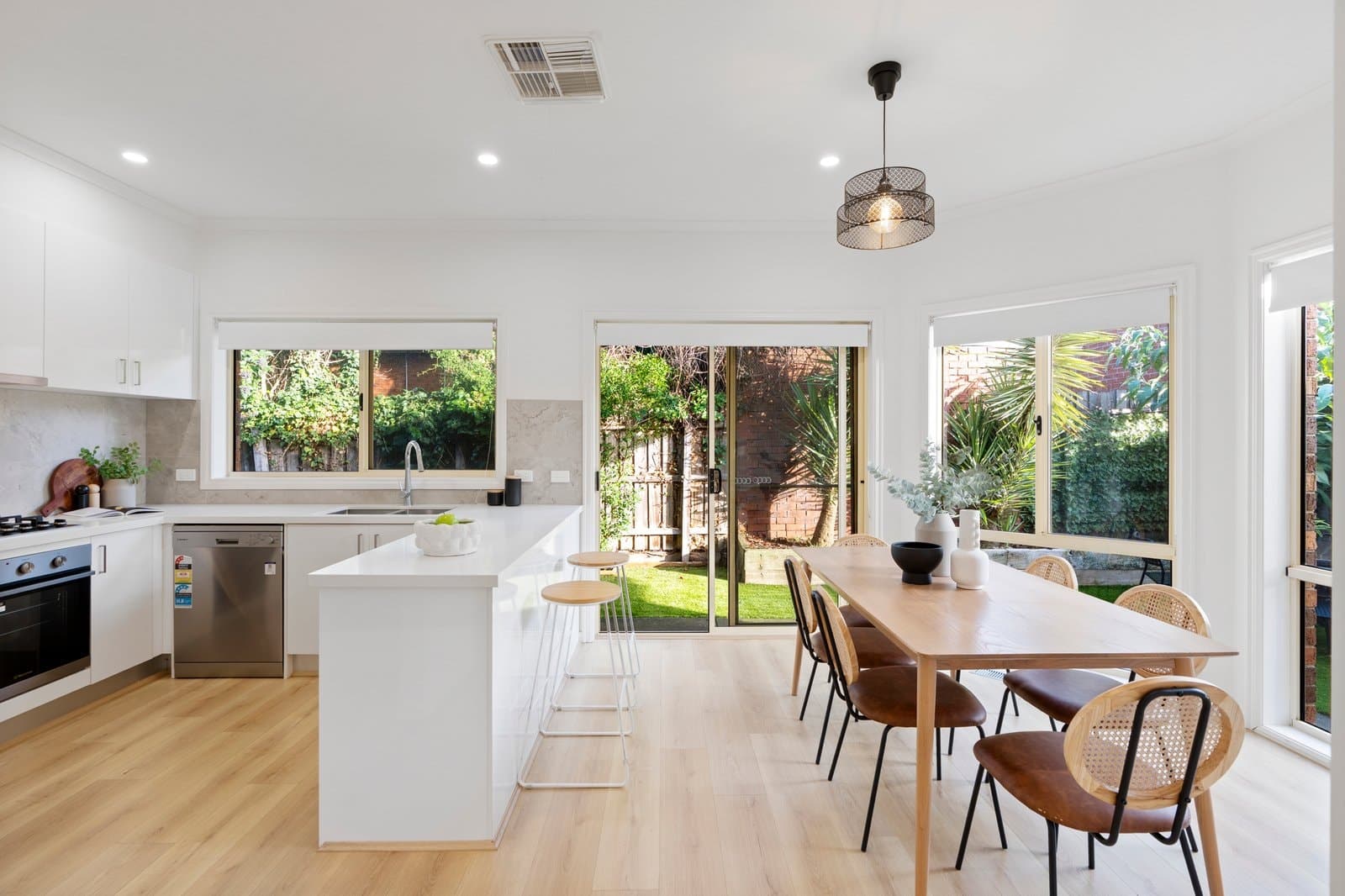 2/27 Bedford Street, Box Hill, Box Hill - Thumbnail 4