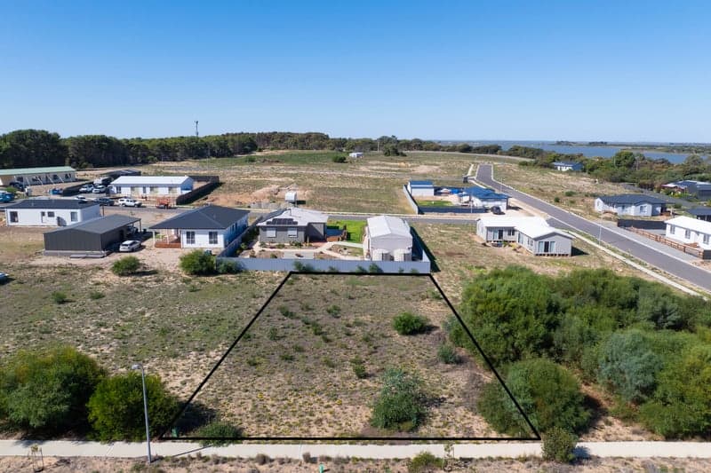 49 Terry Way, Clayton Bay - Thumbnail 5